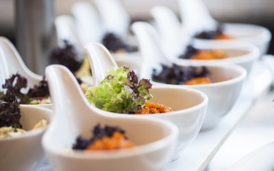 Catering para eventos culturales y festivales: sabor que acompaña la experiencia